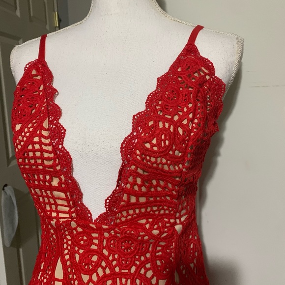 Pretty Little Thing lace dress NWT - Picture 5 of 9